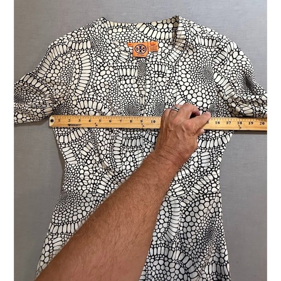 TORY BURCH Shirt Women 6 Beige Printed Silk Long Sleeve Pullover‎ Blouse Ladies. - Picture 4 of 7